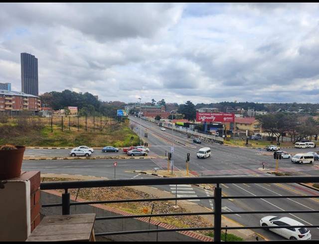 2 BEDROOM APARTMENT FOR SALE IN AUCKLAND PARK